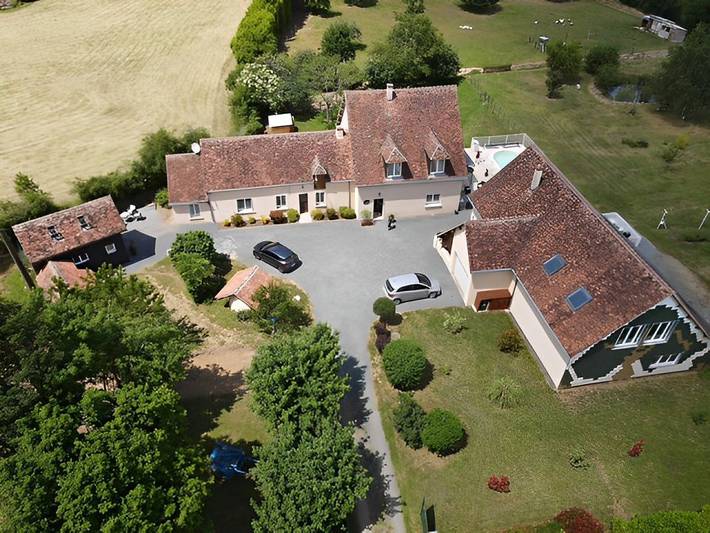 Gîte pour 4 personnes, avec jardin et terrasse ainsi que piscine et jacuzzi, animaux acceptés à Ardentes - 3