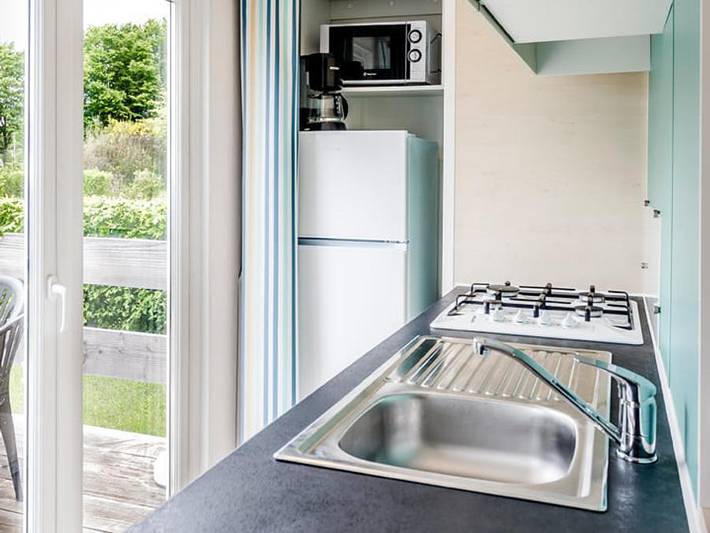 Flower Camping Des Lacs - Mobilheim 6 personen - Limousin Confort 36m² (3 Zi -6Pers) + überdachte Terrasse + Tv + Geschirrspüler in Pressignac, Regionaler Naturpark Périgord-Limousin