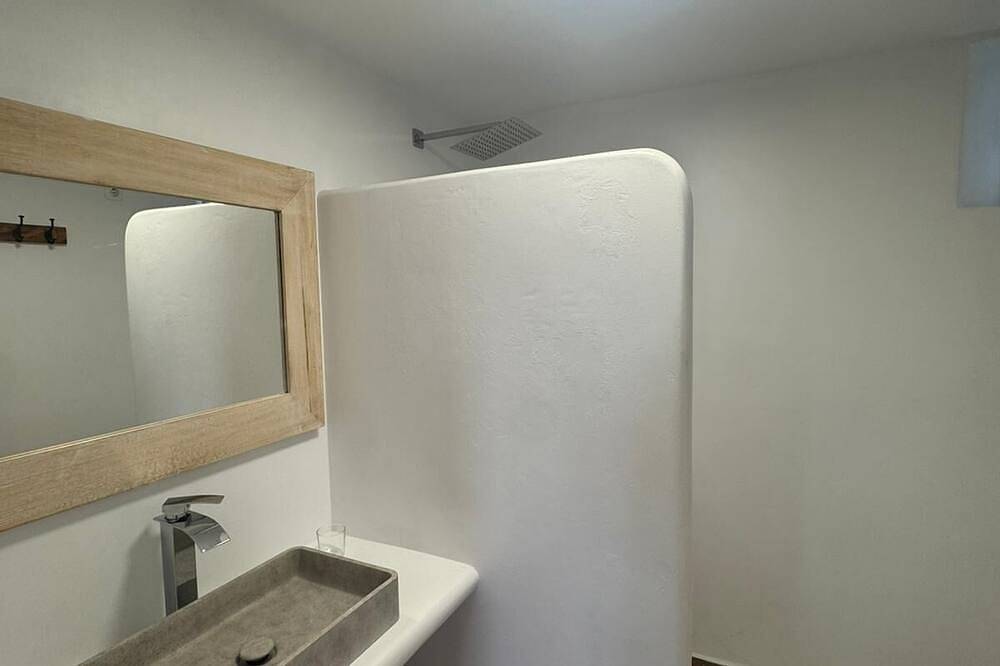 Apartamento entero, Playa de Bolonia, bonito apartamento con piscina y vistas al mar in El Lentiscal, Tarifa