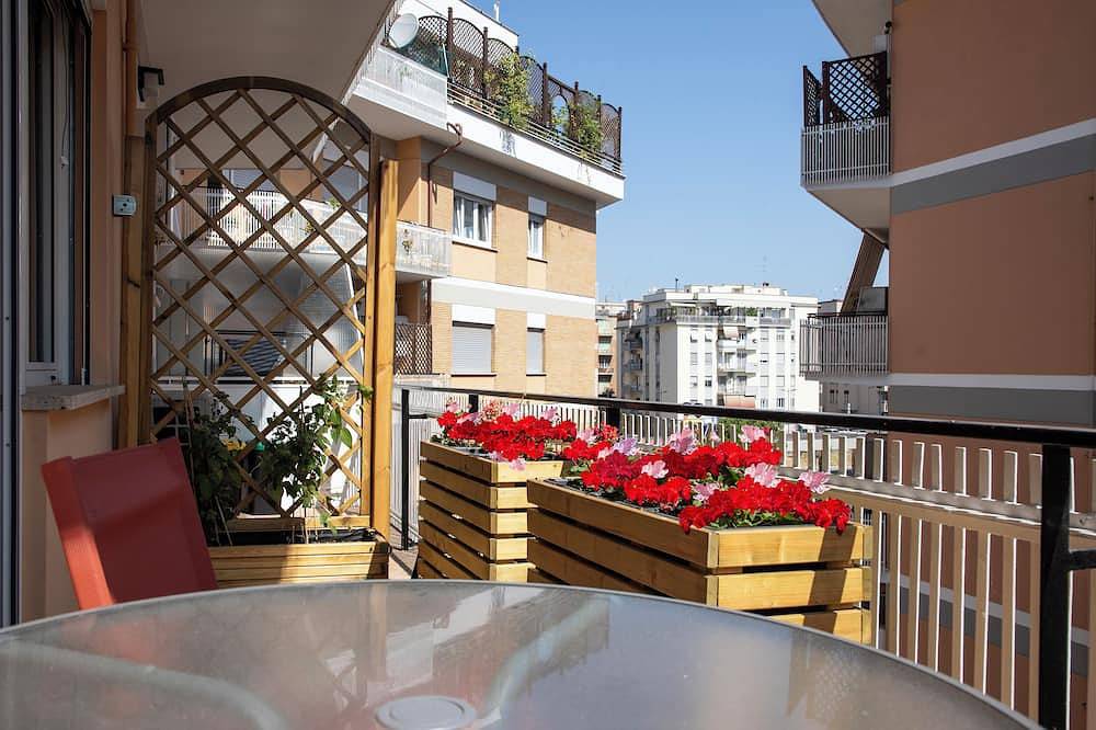 Appartamento intero, Casa Nexa: ambiente caldo e moderno, ideale per soggiorni business in Roma, Provincia di Roma