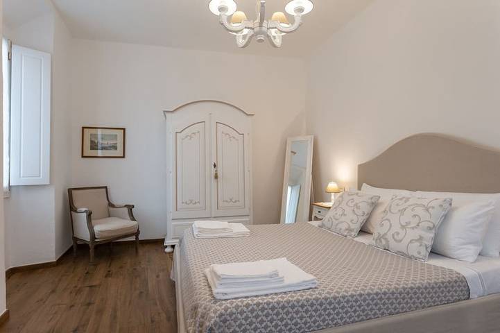 Appartement entier, Mercatale Appartement Centre historique Prato en Toscane (Wifi, climatisation) in Prato, Province de Prato