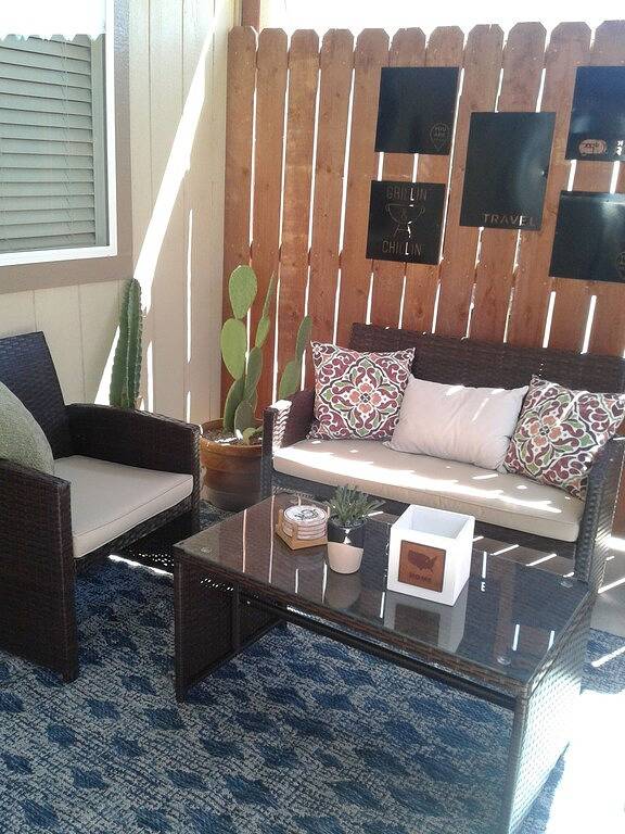 Wüste, die nah an Kasinos lebt in Lake Mohave, Bullhead City