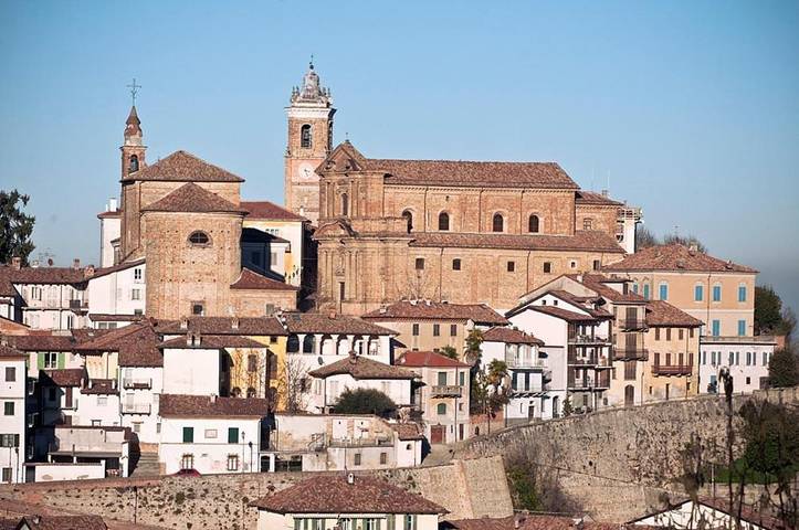 Maison d’hôte pour 2 personnes, avec balcon à La Morra - 2