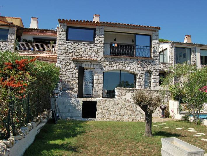 Location de vacances pour 6 personnes, avec jardin et piscine à La Turbie