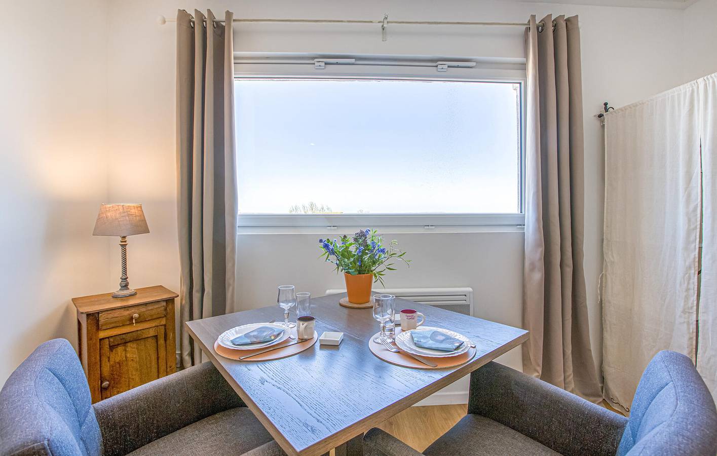 Appartement de vacances entier, Appartement avec vue sur la mer, parking, WiFi, proche du centre ville in Le Château-d'Oléron, Côte de Beauté