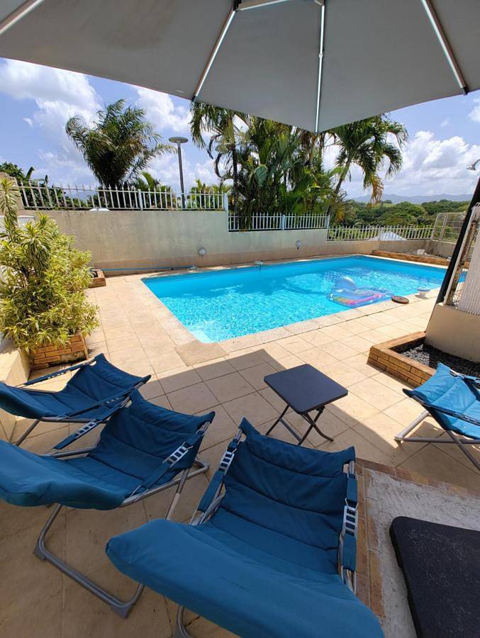 Ferienwohnung für 4 Personen, mit Pool und Terrasse sowie Ausblick - 1