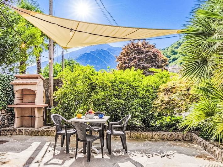 Ferienwohnung für 4 Personen, mit Terrasse und Garten in Gravedona