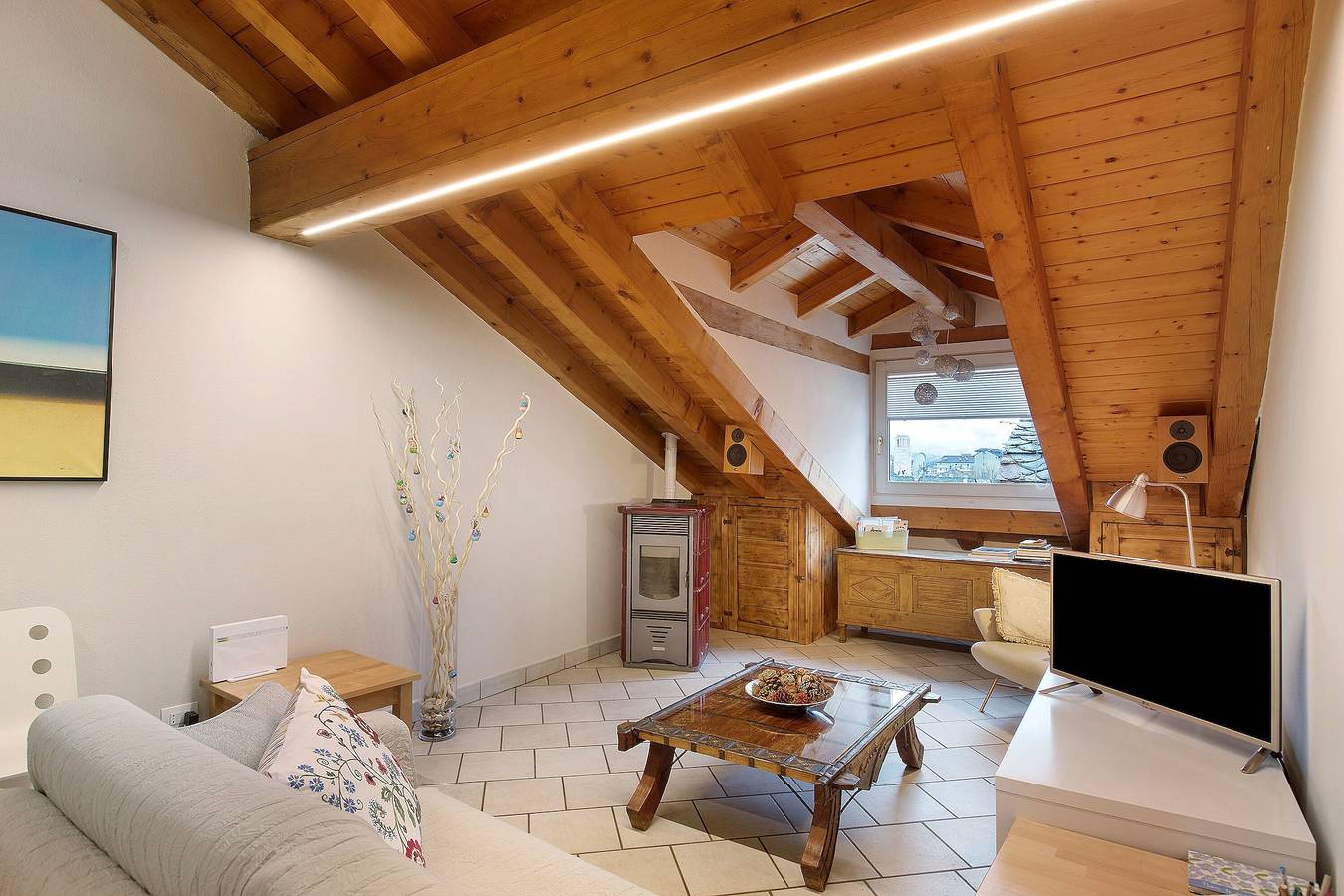 Appartement entier, Appartement « Il Nido » avec vue sur la montagne, Wi-Fi et climatisation in Aoste, Alpes valaisannes