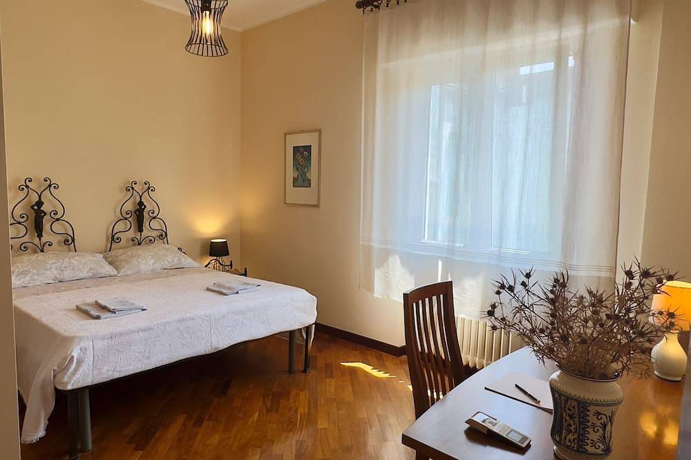 Ganze Wohnung, The Hammock, spacious, super-comfortable panoramic penthouse near Rossini Theater  in Pesaro, Valle del Metauro