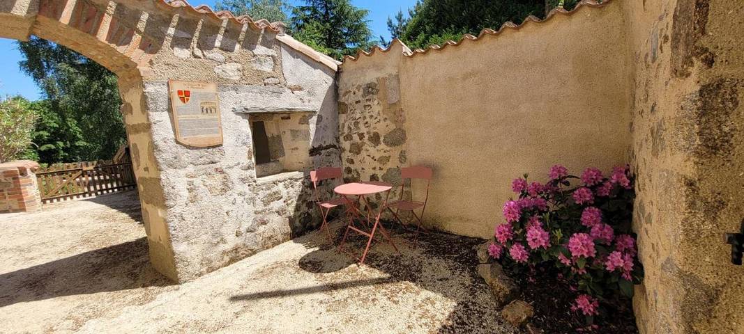 Chambre d’hôte pour 2 personnes, avec jardin ainsi que vue et terrasse à Pouzauges - 3