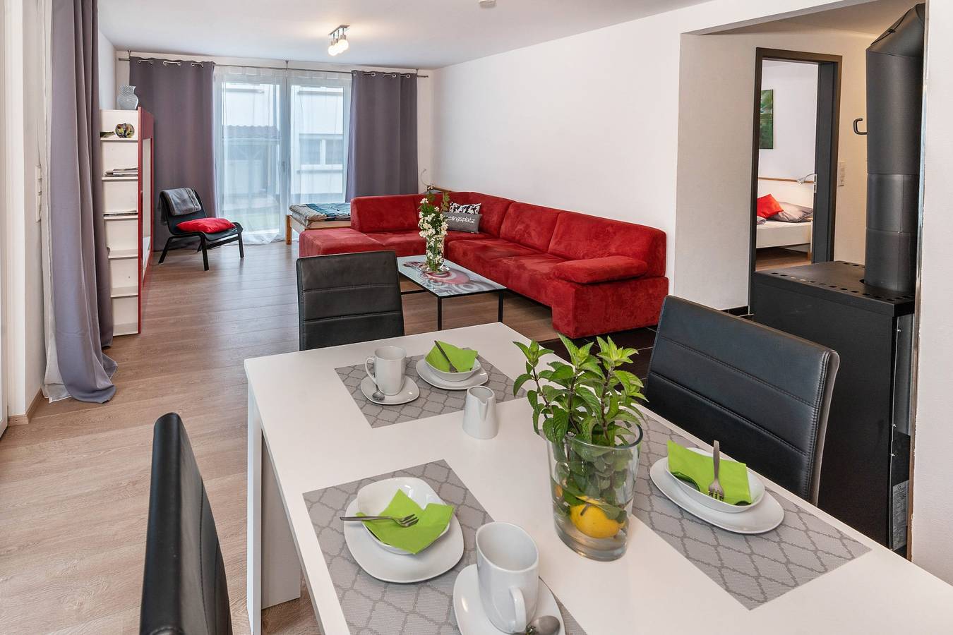 Appartamento intero, Appartamento 'Talblick' con vista sulle montagne, terrazza privata e Wi-Fi in Loffenau, Nordschwarzwald