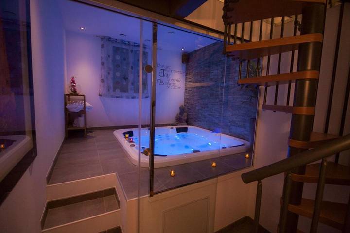 Maison d’hôte pour 2 personnes, avec Jacuzzi ainsi que Terrasse et Jardin à La Seyne-sur-Mer