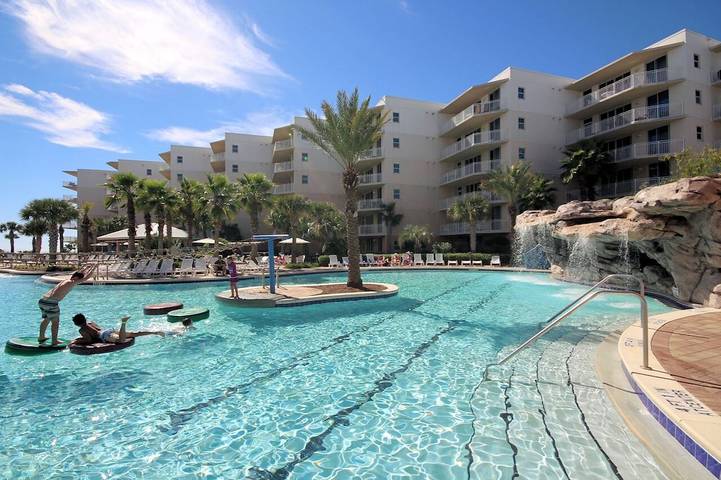 Vacation rental for 10 people, with balcony and hot tub as well as pool in Okaloosa Island