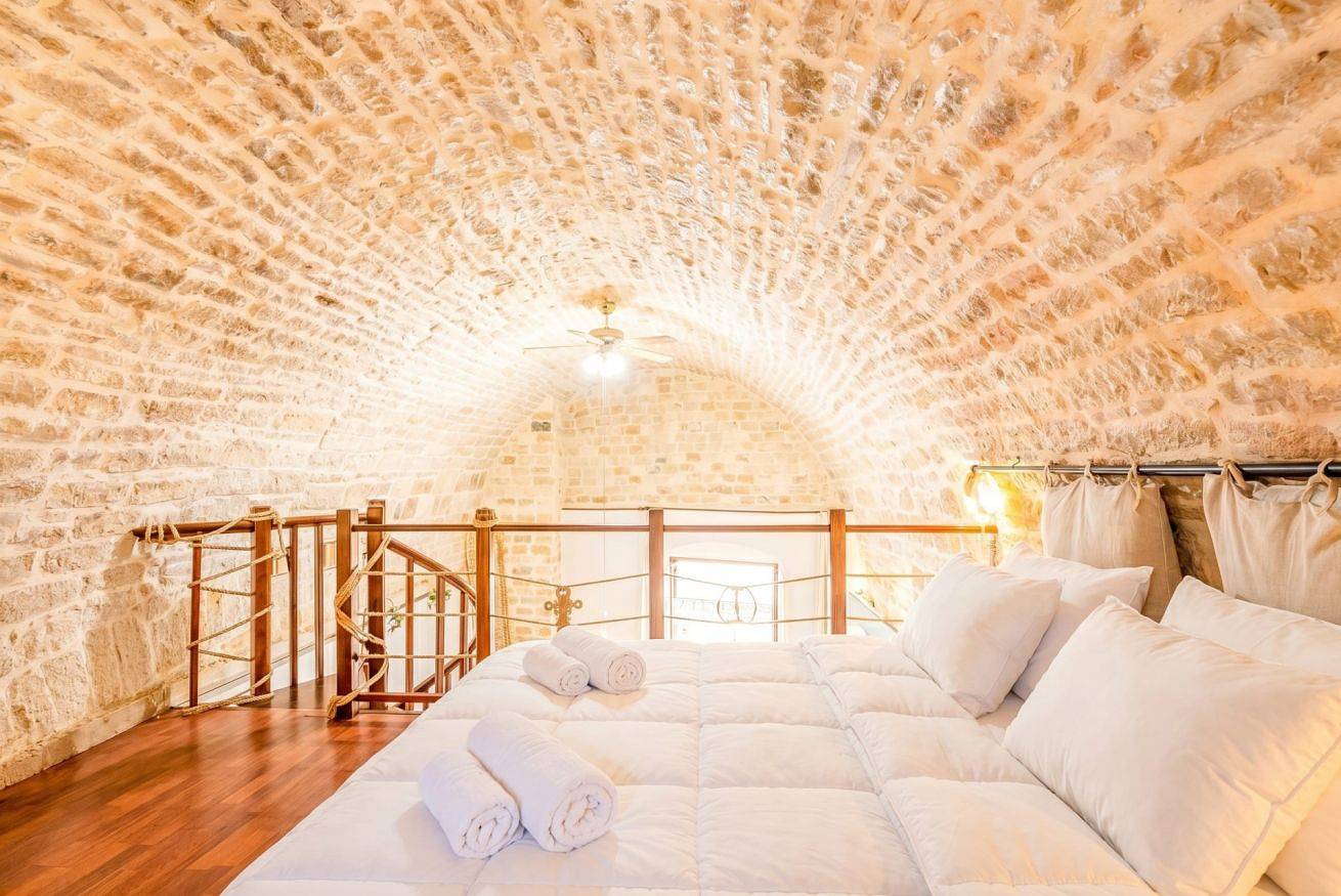 Appartamento intero, Elisa - Inside a 500 years old tower in spiaggia Algida, Giovinazzo