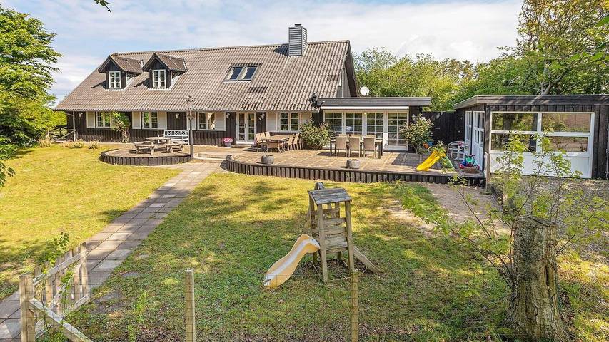 Ferieudlejning for 20 personer, med sauna og jacuzzi samt terrasse i Trend