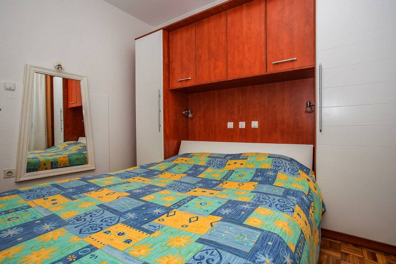Geheel appartement, Vakantieappartement voor 5 personen met balkon/terras in Kampor, Rab