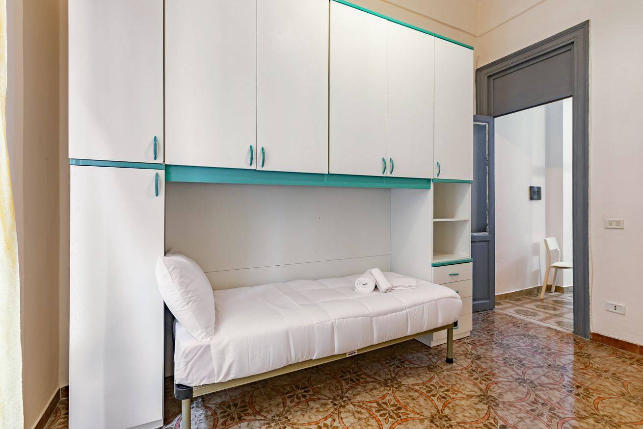 Cały apartament, Teatro Massimo Roomy Flat with Covered Terrace in Palermo, Prowincja Palermo