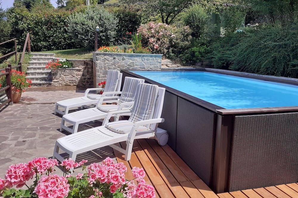 Villa privada, piscina, vistas a la montaña, cerca de Lucca, Toscana y cerca de servicios in Pieve Fosciana, Garfagnana