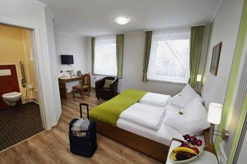 Hôtel pour 2 personnes, avec vue ainsi que jardin et sauna à Warstein - 4