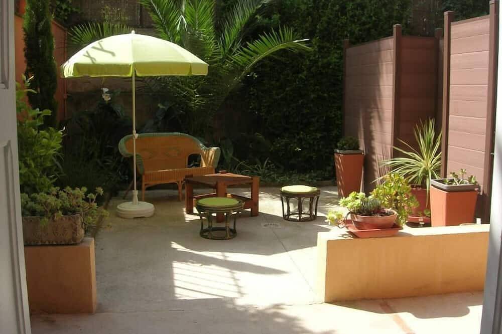 Appartement entier, Grand T2 de caractère, centre ville avec jardin/patio. in Perpignan, Côte d'Améthyste