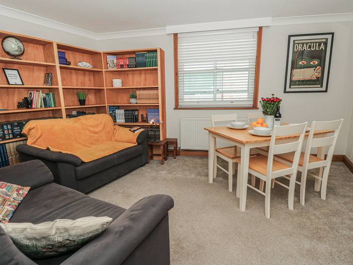 Ganze Wohnung, The Bookshop Apartment in Cowes, Isle of Wight