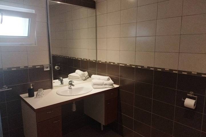 Chambre d’hôte pour 2 personnes, avec jardin et piscine