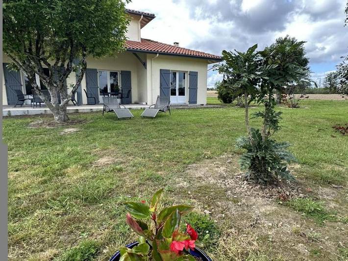 Location de vacances pour 6 personnes, avec terrasse, animaux acceptés à Tartas