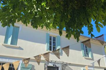 Gîte pour 12 personnes, avec jardin et piscine à Barry-d'Islemade