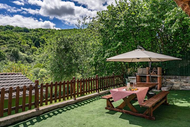 Casa rural para 4 personas, con Balcón y Jardín en Ponga - 2