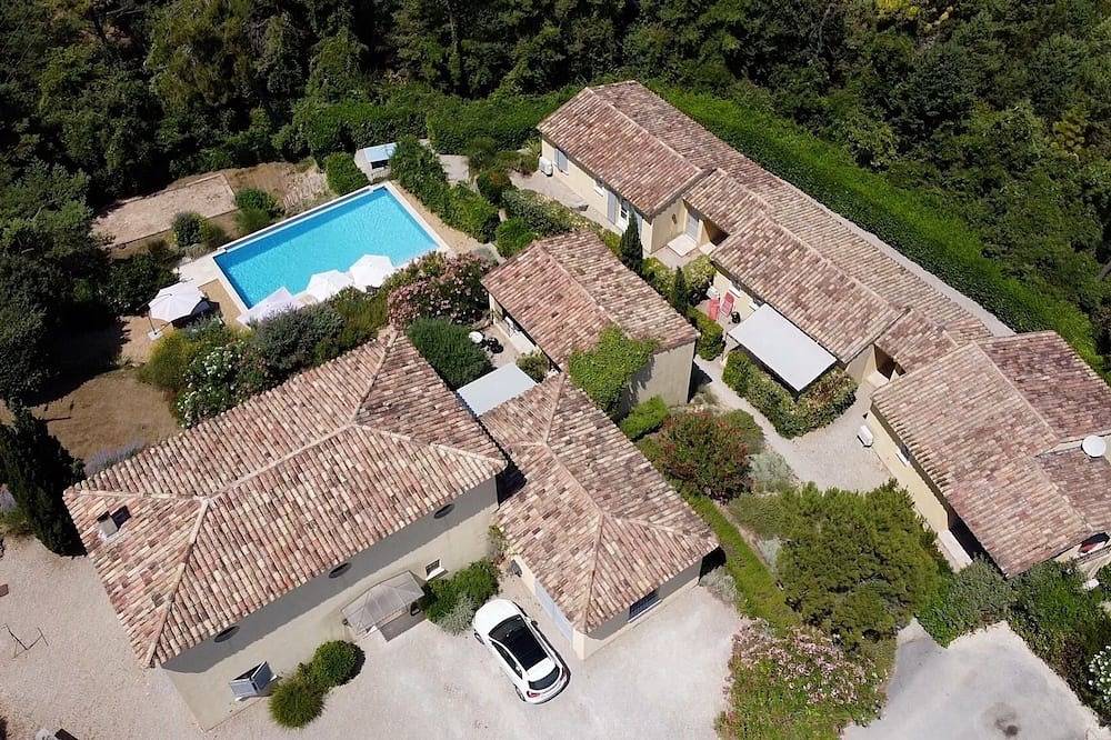 Appartement entier, Villa Verdi  D Appartement Climatise Avec Terrasse Et Jardin Privatif Piscine in Montauroux, Côte méditerranéenne (France)