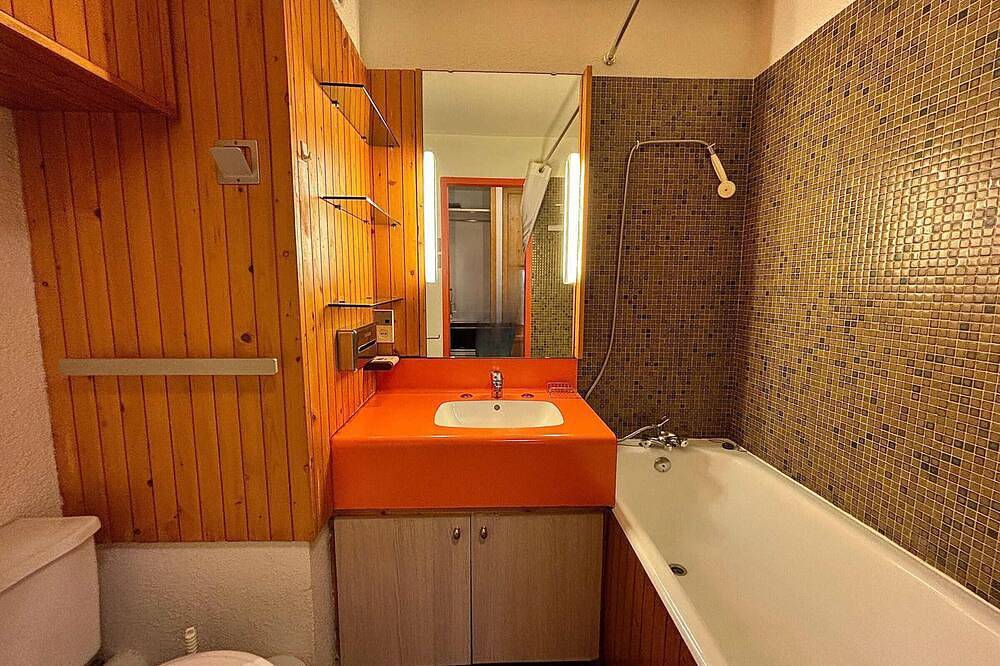 Entire apartment, Studio Ski-in/Ski-out, pet-friendly, 2 persons in Les Menuires, Saint-Martin-de-Belleville