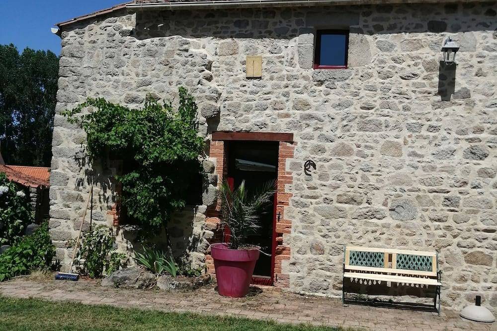 Maison de caractère en pierre du Xvi ème siècle in Le Tablier, Région de La Roche-sur-Yon