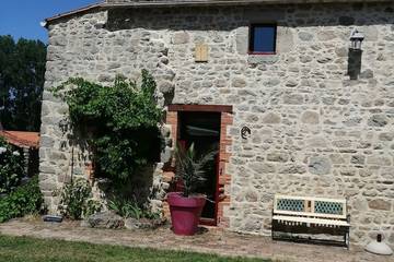Gîte pour 6 personnes, avec jardin à Le Tablier