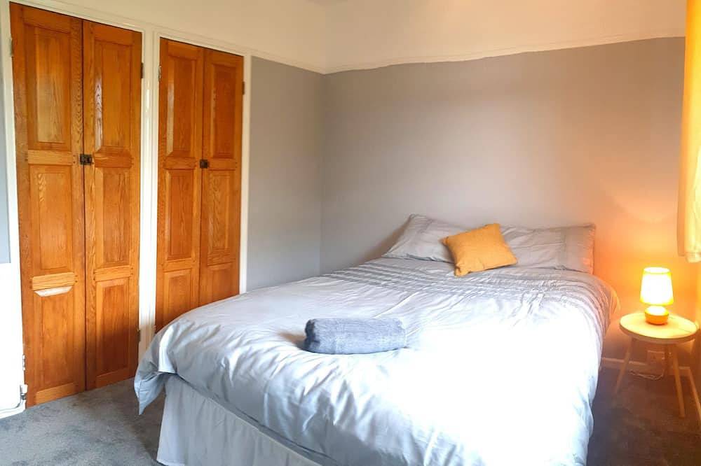 Self Contained 4 Bed House with Off Street Parking in Norwich, Norfolk