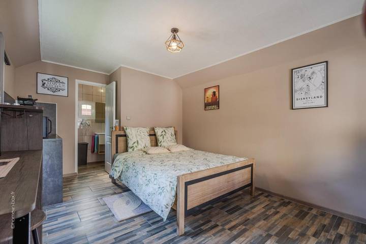 Location de vacances pour 3 personnes, avec terrasse et jardin à Esbly - 3