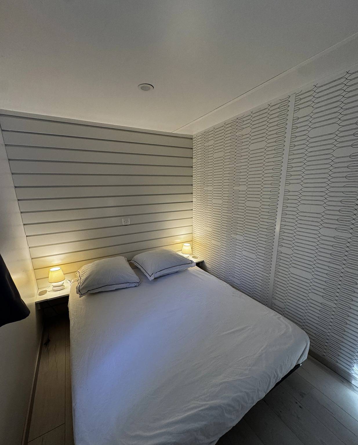 Bungalow « L’échappée » avec vue sur la montagne, Wi-Fi et climatisation in Saint-Alban-Auriolles, Ardèche