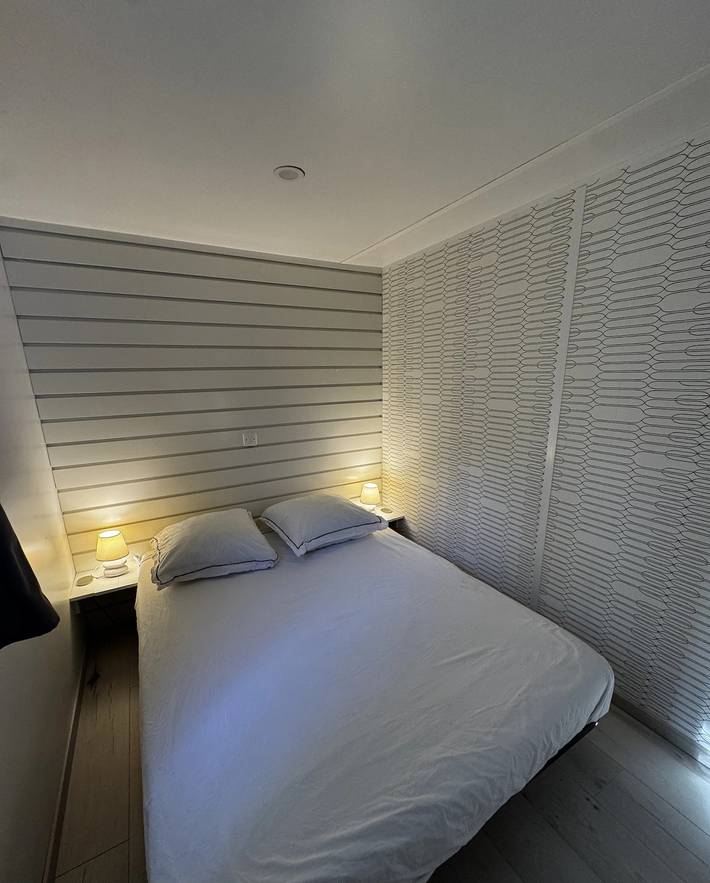 Bungalow “L’échappée” with Mountain View, Wi-Fi, and Air Conditioning in Saint-Alban-Auriolles, Ardèche