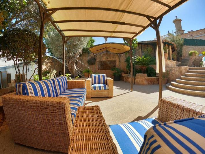 Ferienhaus für 10 Personen, mit Balkon und Whirlpool sowie Terrasse und Garten in Palma - 4