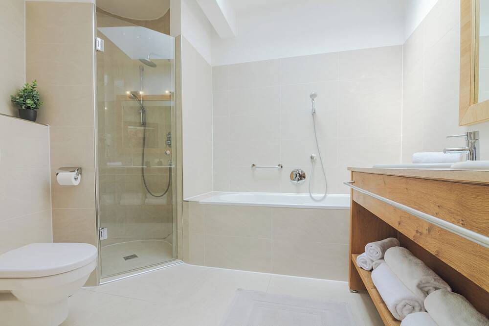 Ganze Wohnung, Geräumiges Apartment im Dorfzentrum von Gerlos, Liftkarten im Sommer inkl.! in Gerlos, Bezirk Schwaz