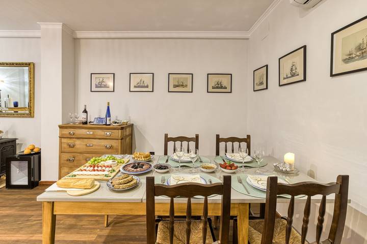 Apartamento entero, Maritim Central - Suites Deluxe con cocina in Sant Feliu de Guíxols, Costa Brava