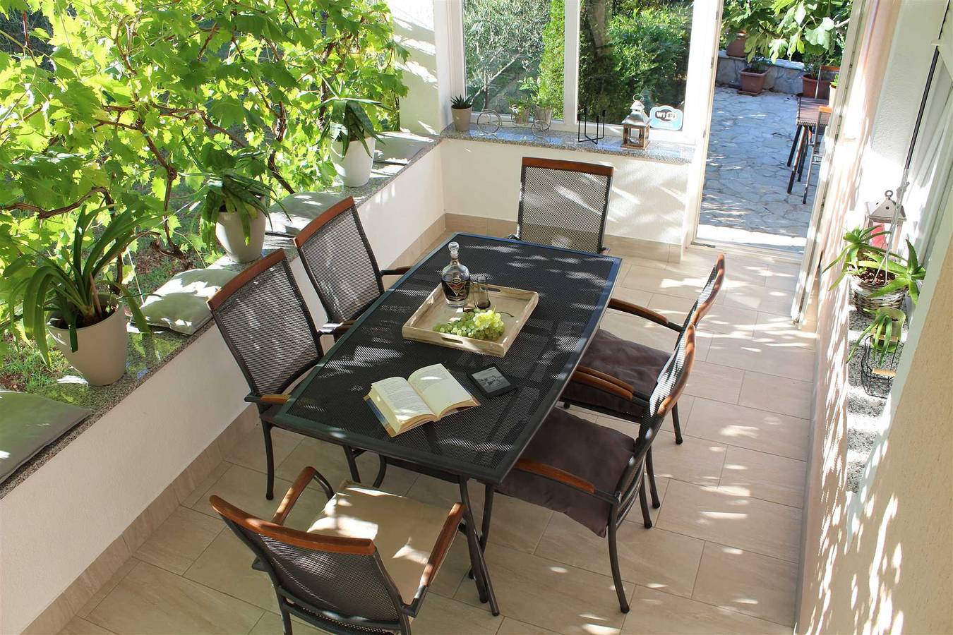 Ganze Wohnung, Apartment Nives mit Terrasse in Krk Stadt, Krk
