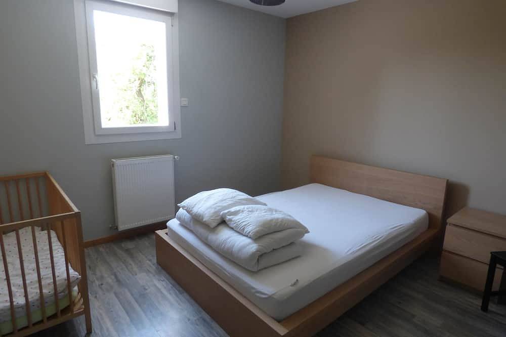 Grand gîte moderne tout confort, piscine couverte intégrée et espace Bien-être in Bar-lès-Buzancy, Ardennes