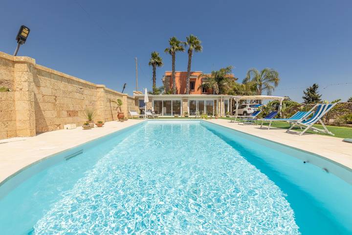 Location de vacances pour 4 personnes, avec piscine à Taviano - 2