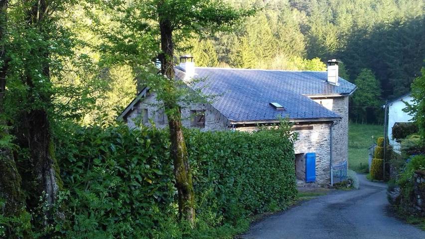 Gîte pour 4 personnes, avec Terrasse et Jardin à Murasson