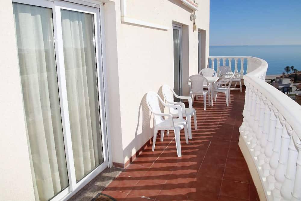 Entire apartment, 2 bedrooms on the top floor + 90m2 of private solarium in Mar Menor, Costa Cálida