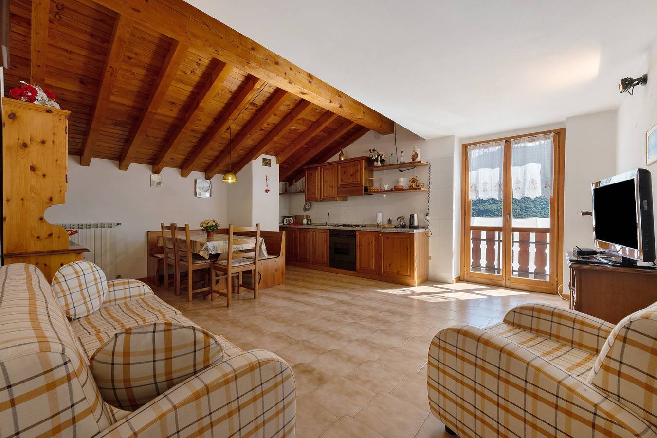 Casa Vacaciones 'Vendrogno' con Vista a la Montaña, Jardín Privado y Wi-Fi in Vendrogno, Municipio de Vendrogno