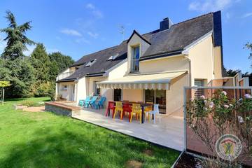 Gîte pour 8 personnes, avec terrasse et jardin ainsi que jacuzzi et sauna à Chasné-sur-Illet