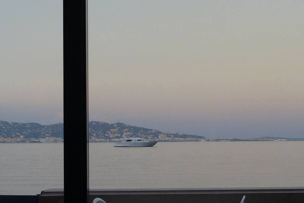 Appartement entier, Theoule sur mer beach apartment in Théoule-sur-Mer, Massif de l'Esterel