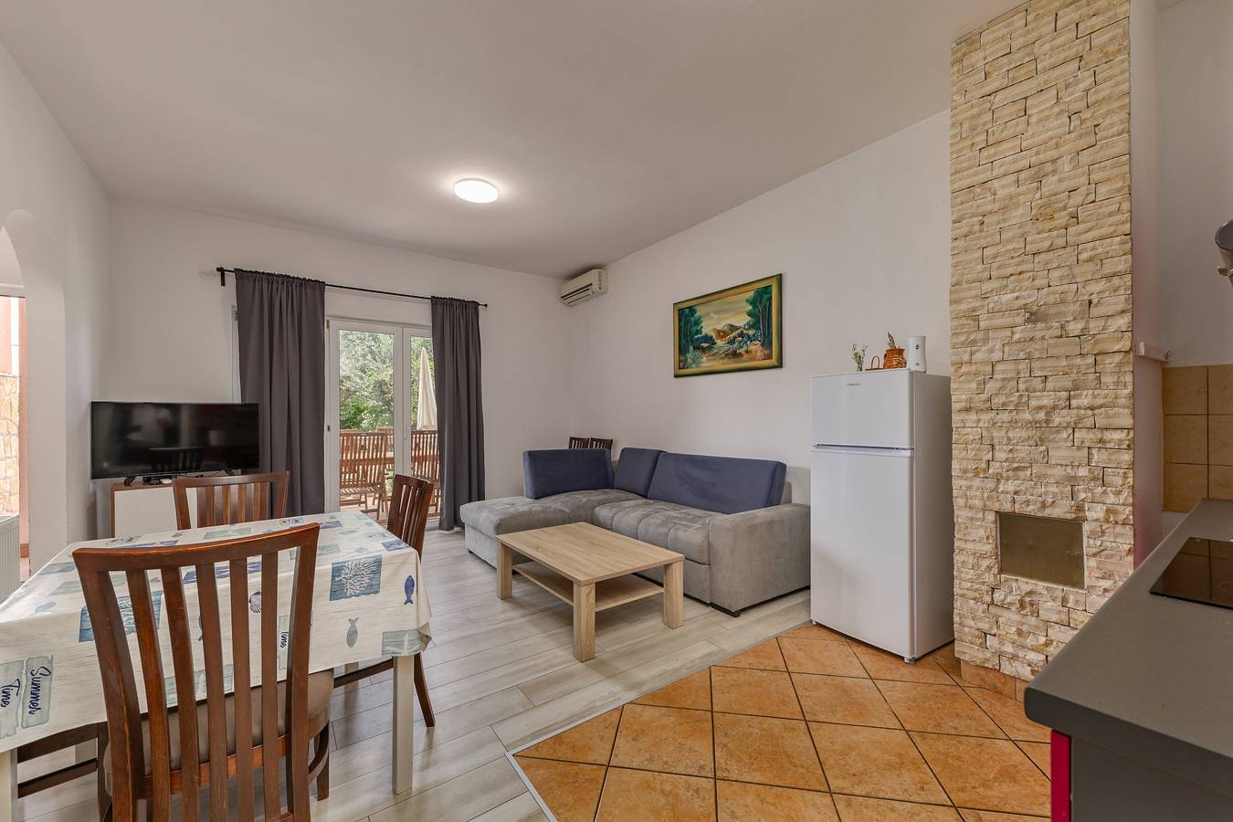 Ganze Wohnung, Pool Apt 3 - Novi Vinodolski (Ground) in Novi Vinodolski, Primorje-Gorski Kotar