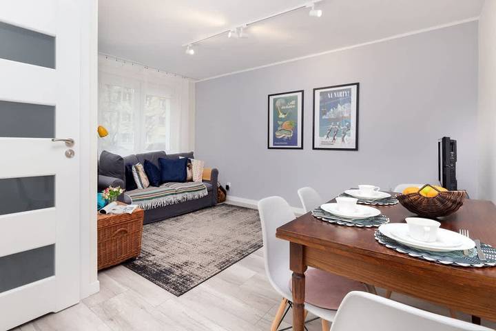 Apartamento entero, Stylish Apartment | Close to the Beach and Nature Reserve in Redłowo, Gdynia